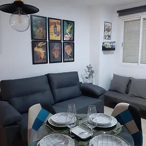 Selecta Con Piscina En Calle Juzgado Apartamento